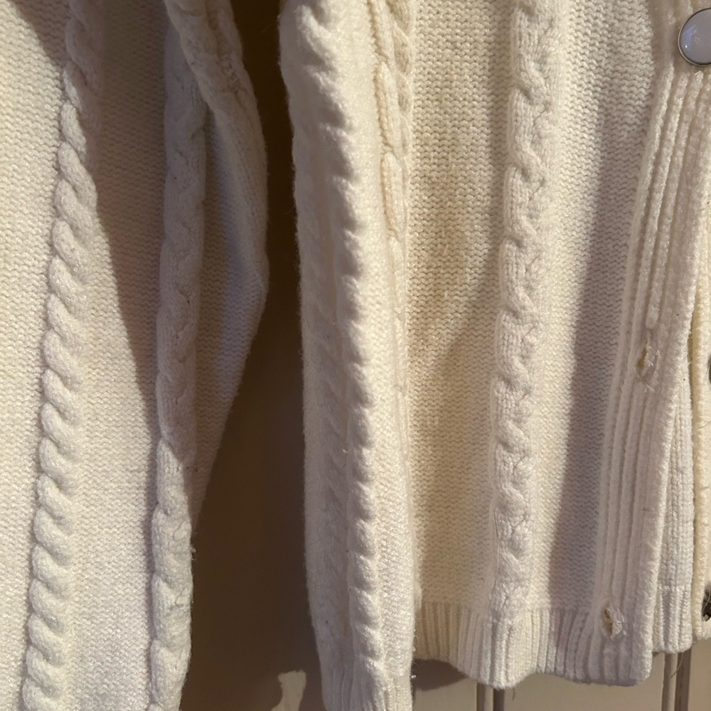 🙈SOLD🙈Vintage Scoop Neck Cable Knit Cardigan - Picture 2 of 4